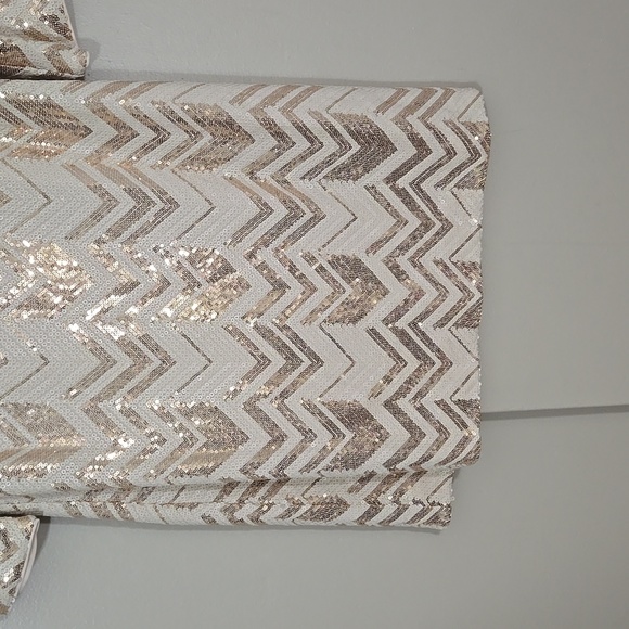Vince Camuto Gold & Cream Sequin Chevron Dress Size 12 NWT - Picture 3 of 7